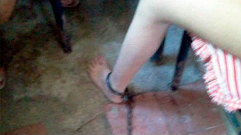 Insólita y cruel actitud contra una niña de 12 años de parte de sus padres.