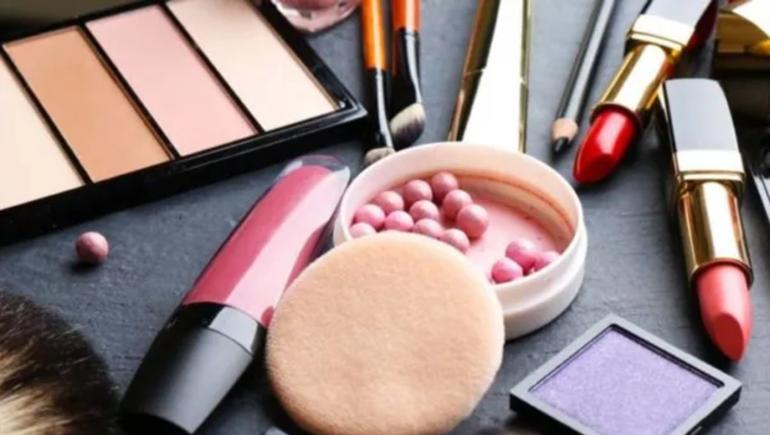 ANMAT prohibió una serie de cosméticos y productos de limpieza: cuáles son