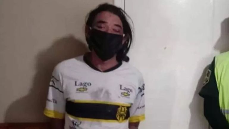 Tenía prohibido acercarse a su expareja y la mató a puñaladas