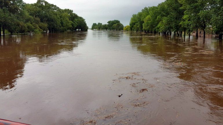 Rutas de Buenos Aires y Santa Fe, cortadas por las inundaciones