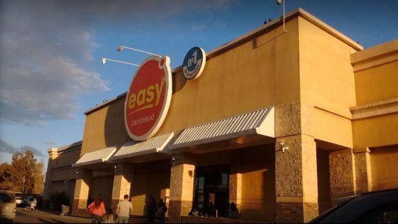 Cierra Easy y una sucursal de la Coope por desinfección