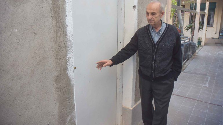 Golpearon y maniataron a dos abuelos y les robaron 30 mil pesos