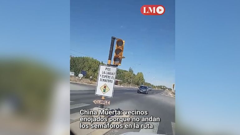 Vecinos de China Muerta preocupados por un semáforo que no funciona: Nos jugamos la vida
