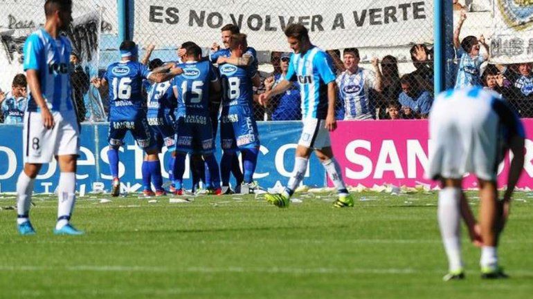 Atlético Rafaela venció a Racing por 3 a 2 y le impidió acercarse a la cima