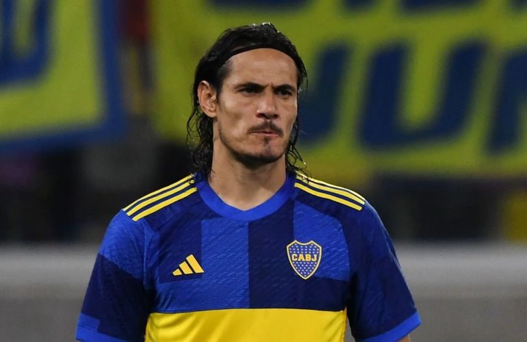 De no creer: el famoso DT que le pegó a Cavani por su nivel en Boca