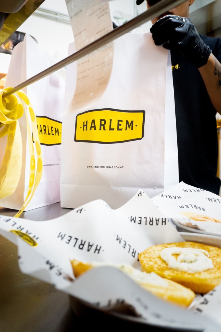 Harlem llegó a Neuquén y se suma al mapa de hamburgueserías de calidad. Harlem llegó a Neuquén y se suma al mapa de hamburgueserías de calidad.