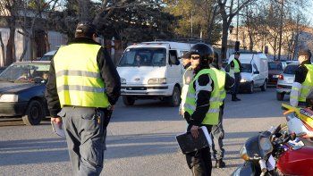 la gente se resiste a usar  el cinturon de seguridad