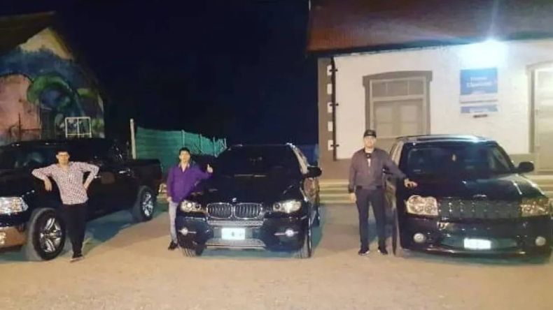 En el centro Araneda, a la derecha Gutiérrez. ¿Amigos y socios? | LM Neuquen En el centro Araneda, a la derecha Gutiérrez. ¿Amigos y socios?