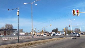 Desde el 7 de octubre hay radares funcionando en la avenida Perón de Santa Rosa, en La Pampa. Desde el 7 de octubre hay radares funcionando en la avenida Perón de Santa Rosa, en La Pampa.