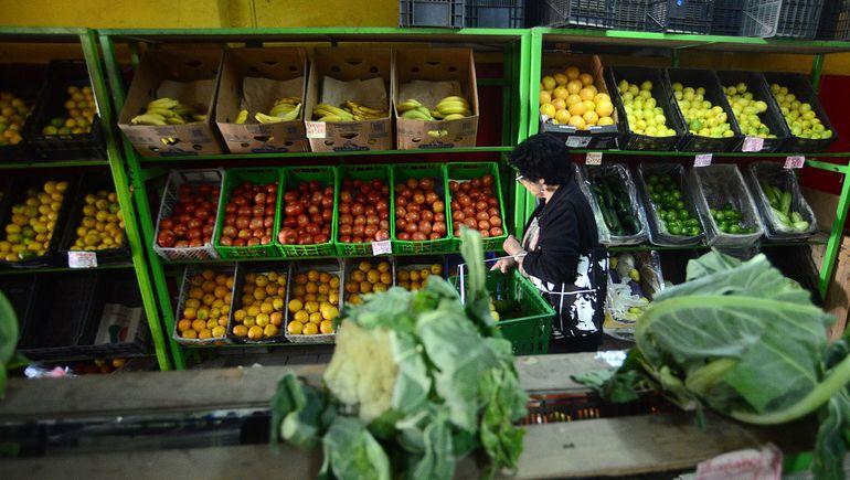 Por las nubes: las frutas y verduras aumentan todos los días en Neuquén