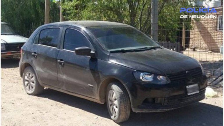 Encontraron dos autos robados escondidos en una casa