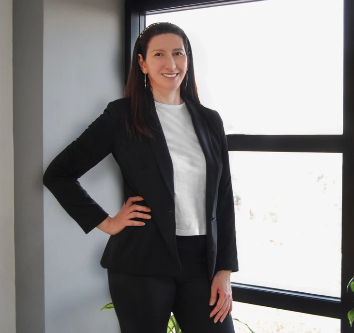 María de los Ángeles Montiel, de la consultora Nova: 'Muchos jóvenes rechazan ofertas porque quieren ganar lo mismo que alguien con años de carrera'.