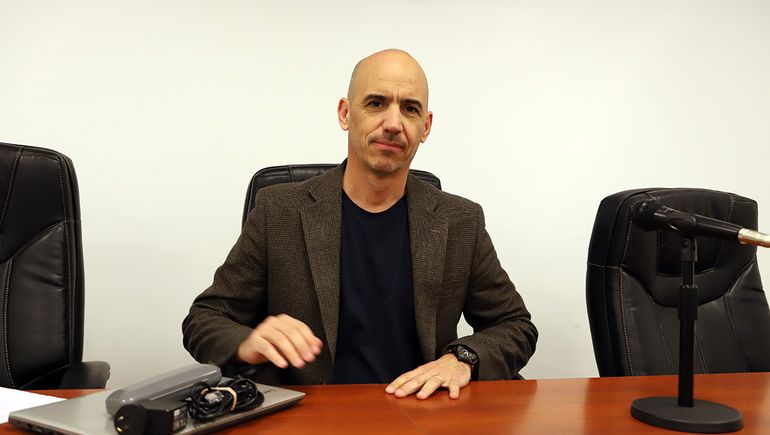 El juez de garantías Juan Manuel Kees pospuso la audiencia hasta el domingo a las 11. El juez de garantías Juan Manuel Kees pospuso la audiencia hasta el domingo a las 11.