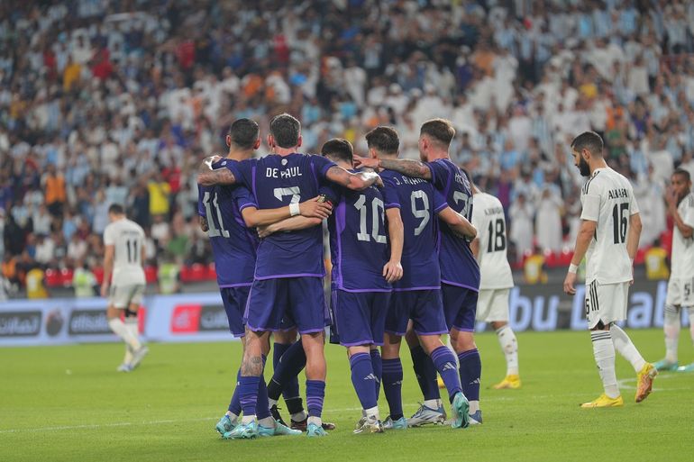 Argentina goleó 5-0 a Emiratos Árabes en la previa del Mundial