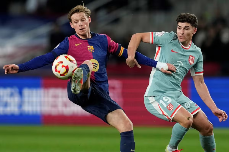 El jugador argentino que buscará el Barcelona si no concreta la llegada de Julián Álvarez