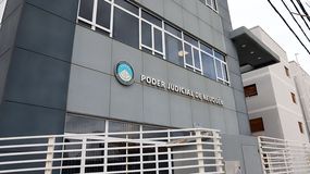 Un padre deberá indemnizar a su hija por no reconocerla. | LM Neuquen Un padre deberá indemnizar a su hija por no reconocerla.