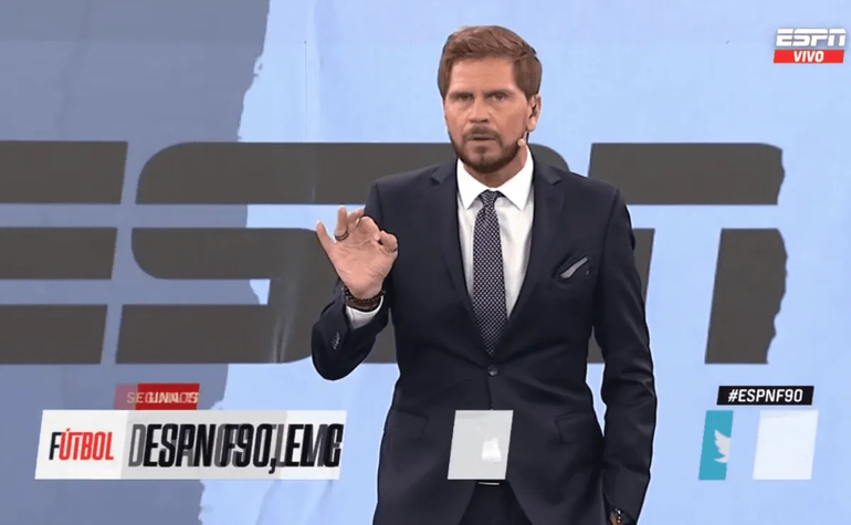 ¿El Pollo Vignolo se pisó y dijo de qué equipo es?