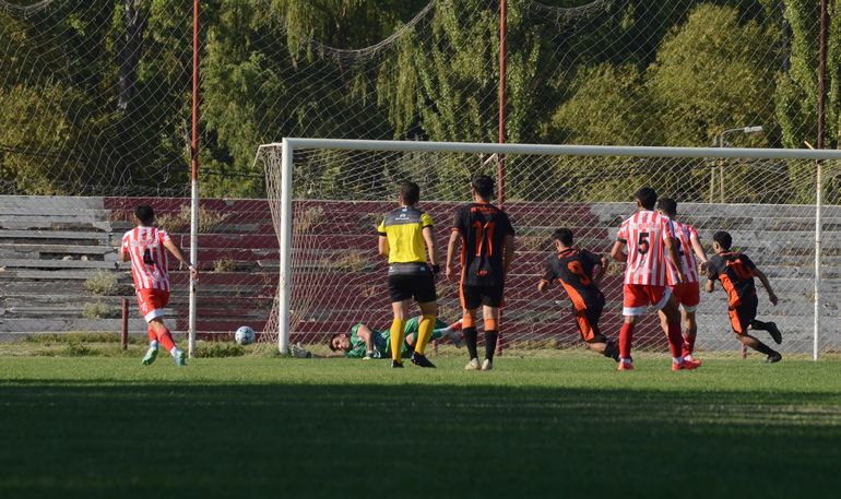 Copa de Verano de Lifune: la vuelta al gol de un histórico y un final de película en Cutral Co