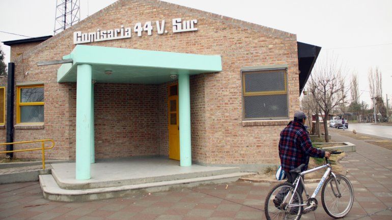 Al joven la bala le atravesó una pierna. Lo asistieron en el Hospital Regional.