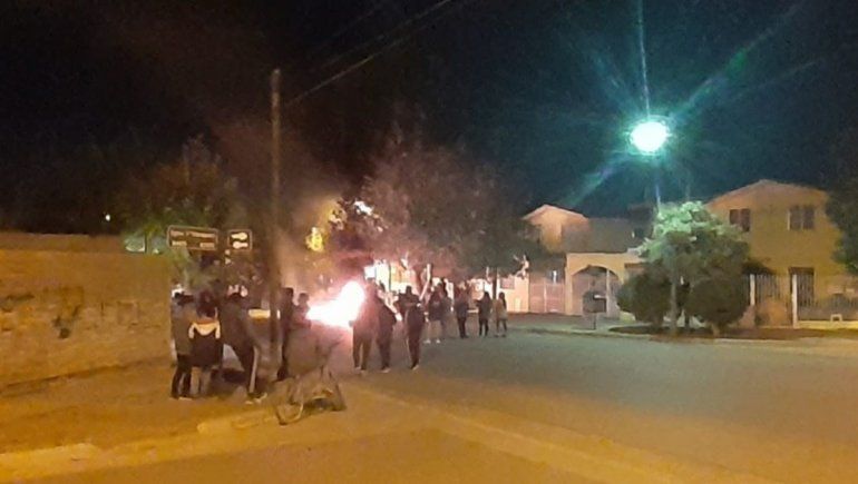 Una denuncia por abuso generó un nuevo escrache en Gran Neuquén Sur