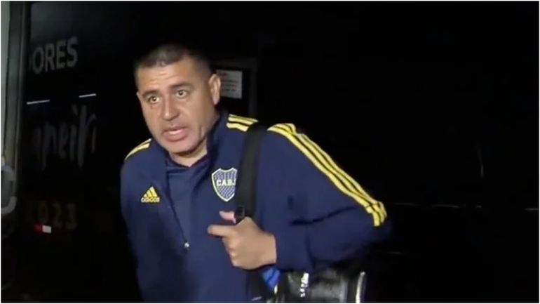 La foto de Juan Román Riquelme en su llegada a Río de Janeiro La foto de Juan Román Riquelme en su llegada a Río de Janeiro