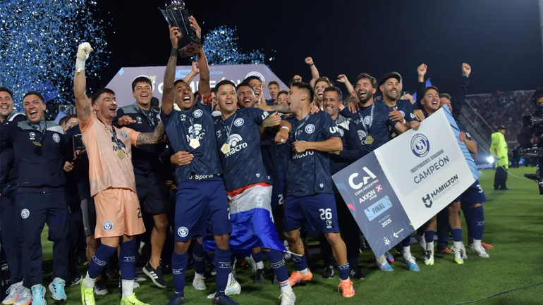 Blooper: el jugador de Independiente Rivadavia que pensó que salieron campeones cuándo terminó el partido