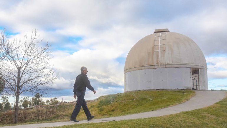 Roberto Figueroa dirige desde 1996 el Observatorio Astronómico