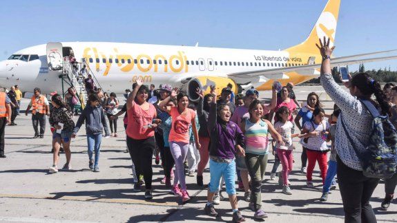 Más de cien chicos de merenderos y escuelas de los sectores más vulnerables de la ciudad manifestaron su alegría y sorpresa al volar por primera vez.&nbsp;