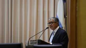 Rolando Figueroa brindó su discurso ante los legisladores / Foto