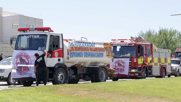 Bomberos están en alerta y movilización en demanda de vacunas