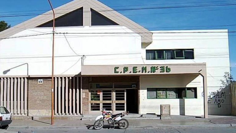 Padres agredieron a una profesora por desaprobar a su hija