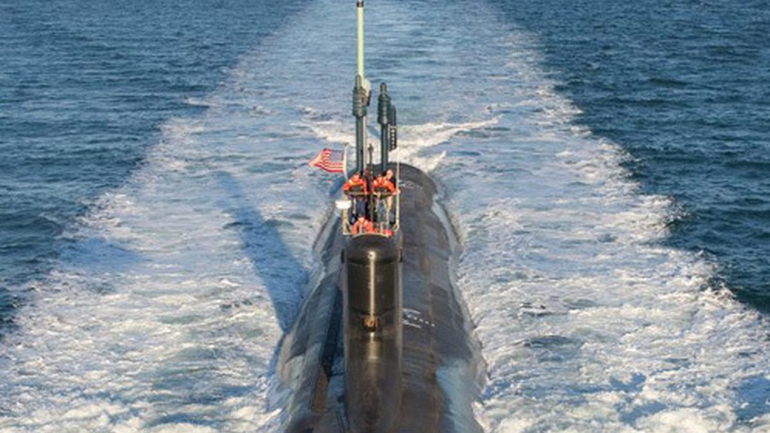 Hay tensión por un submarino nuclear yanqui