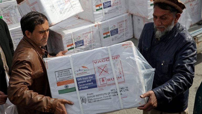 Con las vacunas de la India, empezará la inmunización a mayores de 70