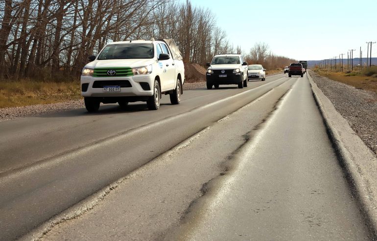 Las operadoras y el Estado firmaron un convenio de entendimiento para arreglar las rutas de Vaca muerta, que en algunos tramos son muy peligrosas.