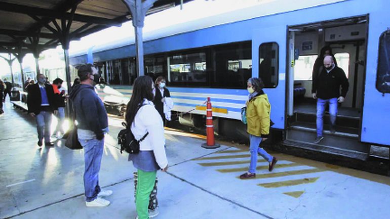 A traves de la aplicación Mi ANSES se puede generar el PIN de la Tarjeta Sube para adherir a la Tarifa Social. A traves de la aplicación Mi ANSES se puede generar el PIN de la Tarjeta Sube para adherir a la Tarifa Social.
