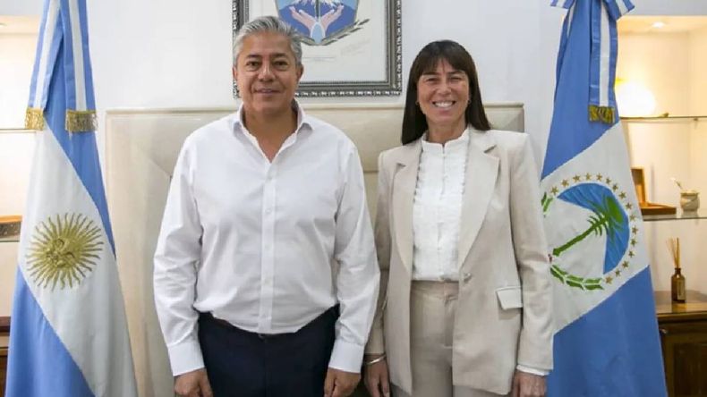 El gobernador Rolando Figueroa junto a la senadora electa por Neuquén y exministra de Desarrollo Humano, Gobiernos Locales y Mujeres, Julieta Corroza. | LM Neuquen El gobernador Rolando Figueroa junto a la senadora electa por Neuquén y exministra de Desarrollo Humano, Gobiernos Locales y Mujeres, Julieta Corroza.