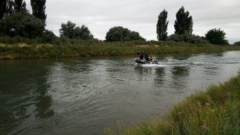 buscan a un allense que cayo al canal principal de riego buscan a un allense que cayo al canal principal de riego