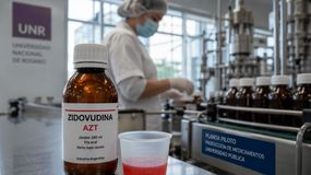 La Universidad Nacional de Rosario obtuvo una autorización histórica para producir un medicamento destinado al tratamiento del VIH dentro del sistema público de salud. | LM Neuquen La Universidad Nacional de Rosario obtuvo una autorización histórica para producir un medicamento destinado al tratamiento del VIH dentro del sistema público de salud.