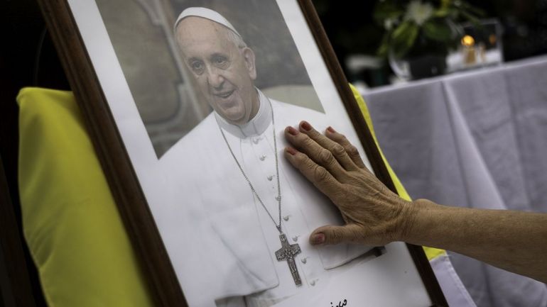 El papa Francisco se mantuvo estable, informó el Vaticano