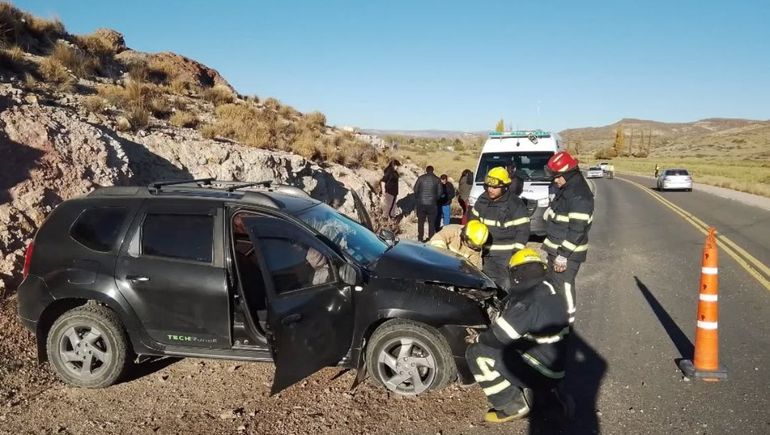 Dos accidentes en pocas horas en la Ruta 237: un choque con un caballo y un despiste contra una roca