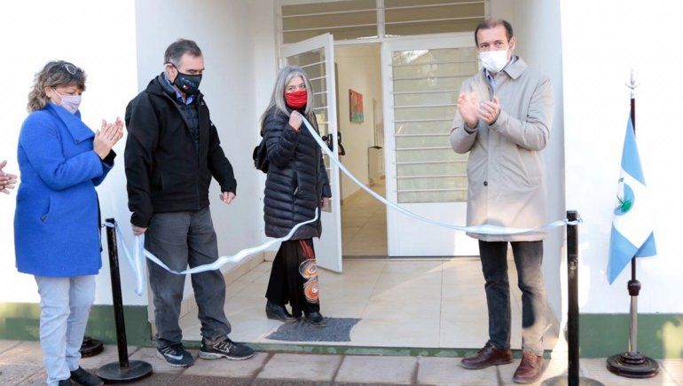 Inauguran dos obras escolares en Centenario