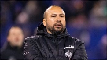 el dt de velez exploto contra la afa tras el robo que sufrio vs racing: su contundente frase el dt de velez exploto contra la afa tras el robo que sufrio vs racing: su contundente frase