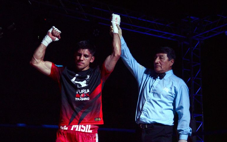 Axel Isla le volvió a ganar al Guapo Labat. Foto: Claudio Espinoza.