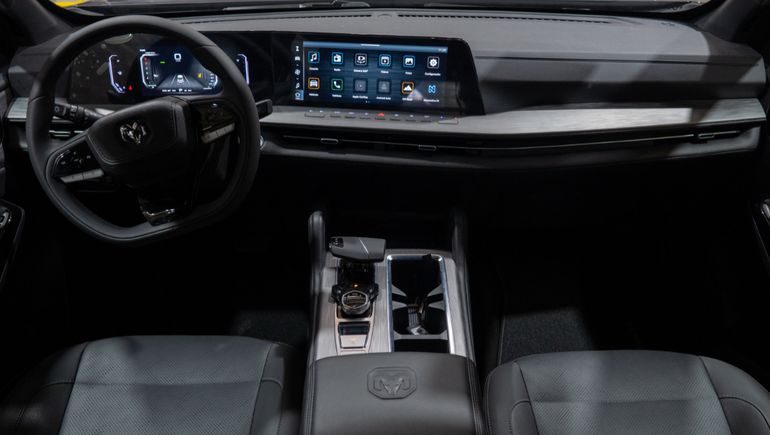 RAM Dakota. RAM Dakota.