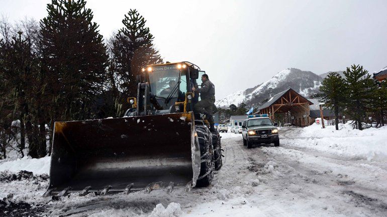 Recomiendan viajar con precaución por las rutas