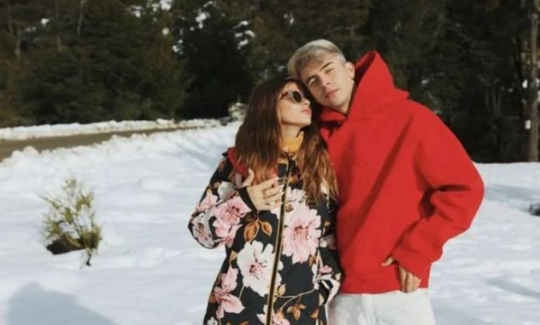 Rusherking hace unos días regresó de unas vacaciones en el Sur con la China Suárez.