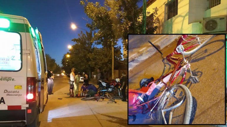 Un motociclista chocó a una mujer y a su hijo de tres años que circulaban en bici