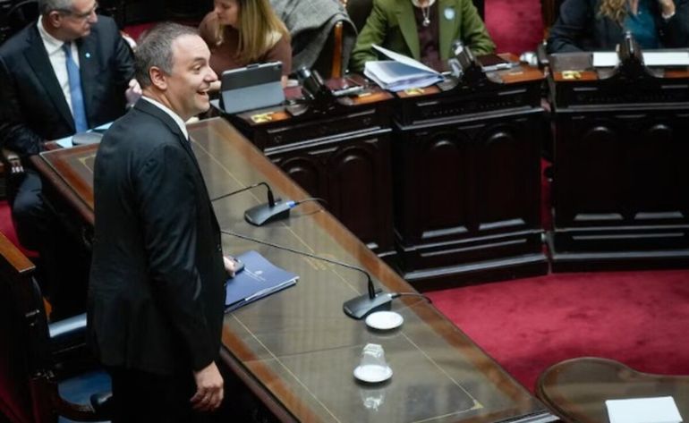 Aplausos de pie y gritos: la frase de Adorni que causó revuelo en el Congreso. Foto: Infobae.