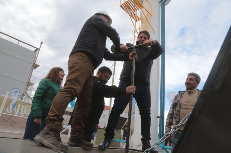 Inauguración de la obra de agua en el barrio Auka Mawida Inauguración de la obra de agua en el barrio Auka Mawida
