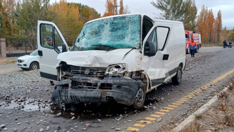 El terrible choque dejo como saldo un adulto mayor herido. | LM Neuquen El terrible choque dejo como saldo un adulto mayor herido.